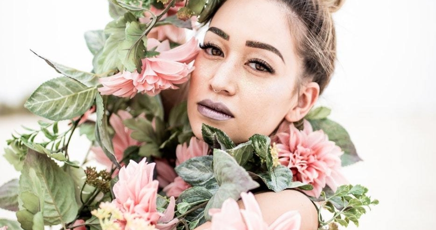 blog 1 870x460 - Floral Trending Style
